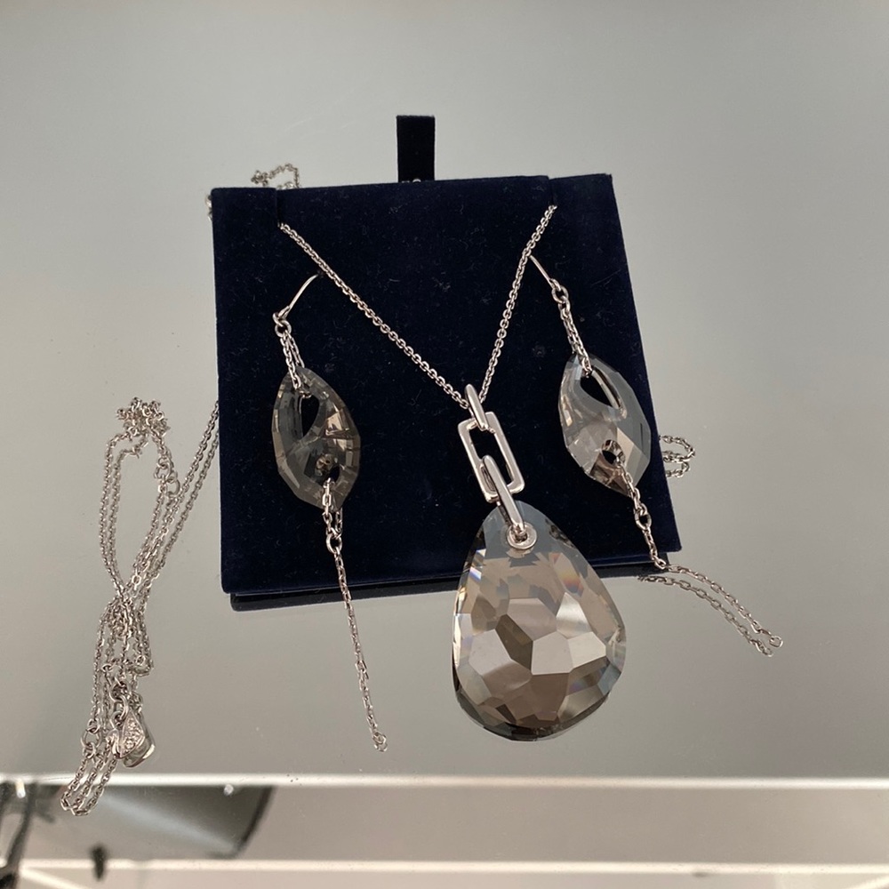 Swarovski necklace and earrings set
